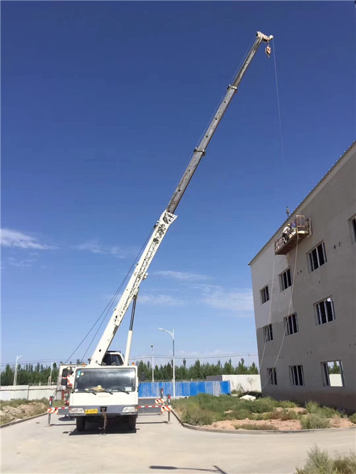 武平县“轻装强干”—— 吊车的 “轻量化臂架” 技术